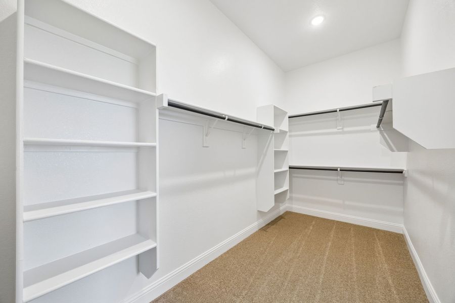 Spacious, unfurnished interior of a new home in Sheppard's Place, Waxahachie (Image 26). Spacious, unfurnished interior of a new home in Sheppard's Place, Waxahachie (Image 26).