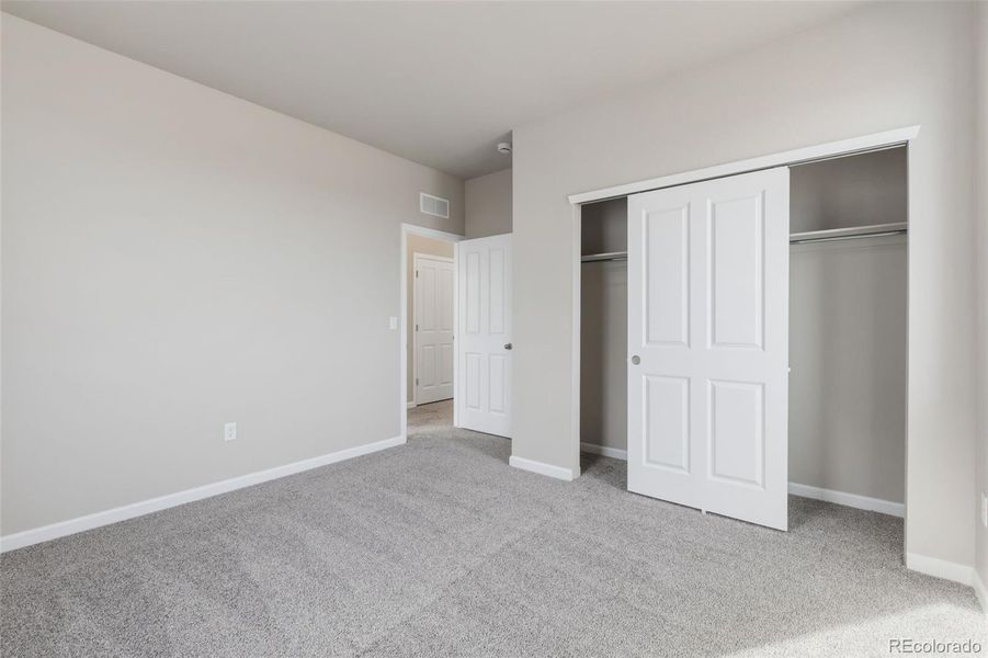 Spacious, unfurnished interior of a new home in , Aurora (Image 23).