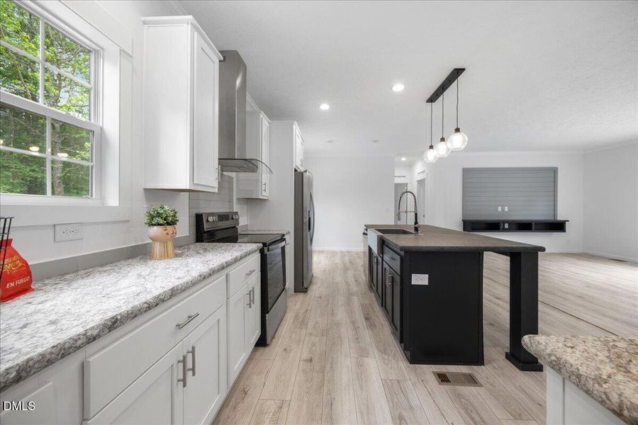unstaged kitchen