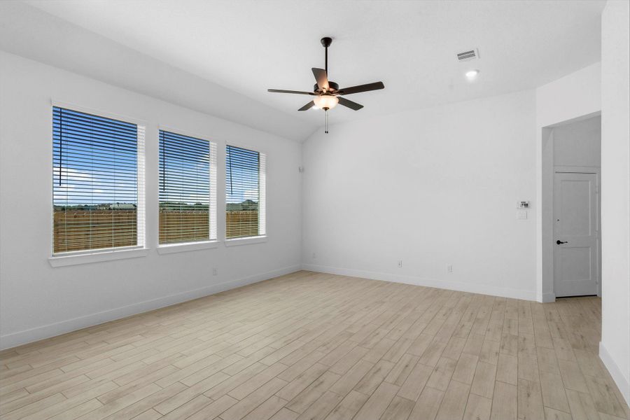 Spacious, unfurnished interior of a new home in Wildrye, Waller (Image 21).
