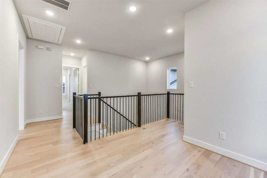 Spacious, unfurnished interior of a new home in , Houston (Image 36).