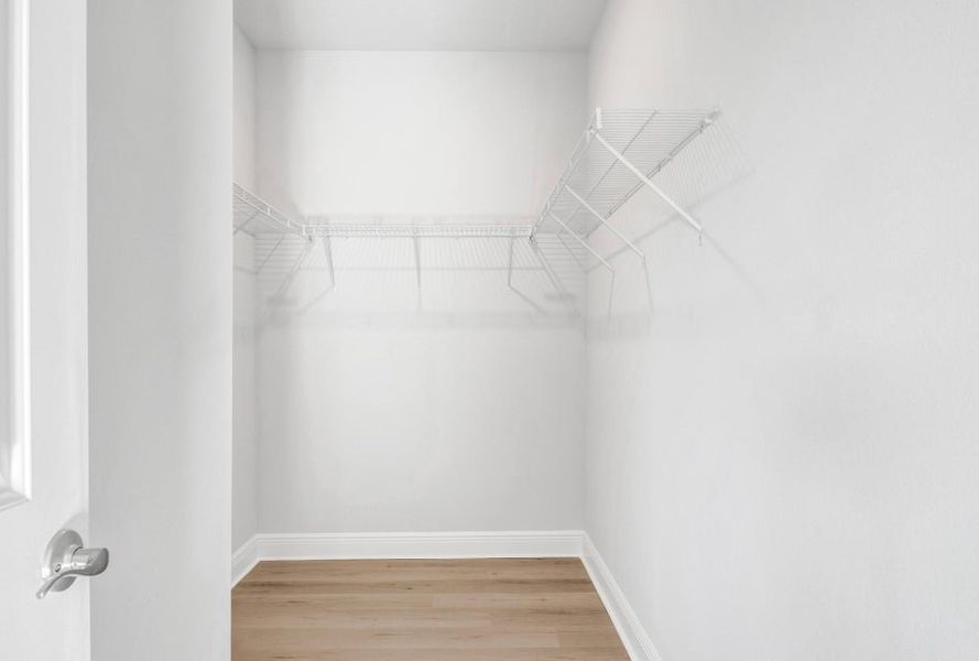 Spacious, unfurnished interior of a new home in Riverwalk, Freeport (Image 11).