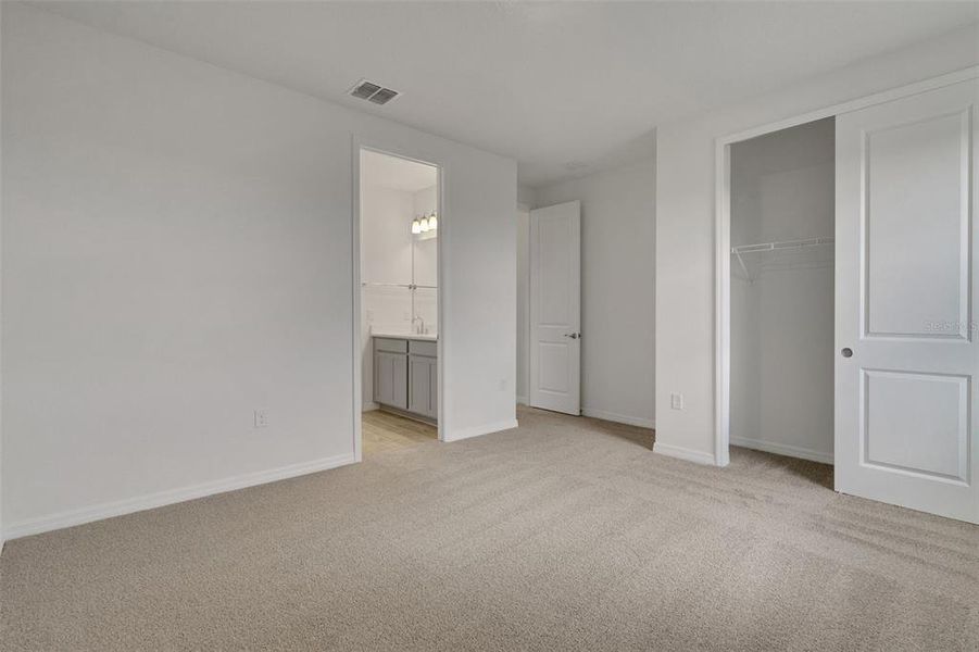 Spacious, unfurnished interior of a new home in Turnleaf, Punta Gorda (Image 33). Spacious, unfurnished interior of a new home in Turnleaf, Punta Gorda (Image 33).