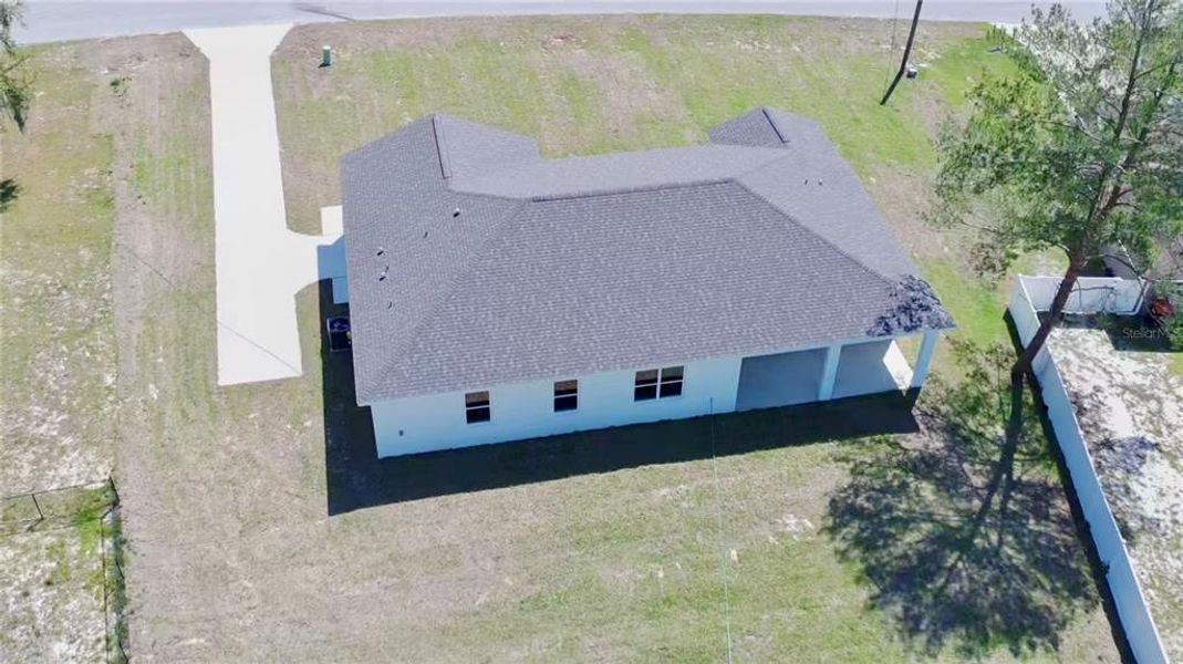 Exterior details and patio area of a home in , Ocala (Image 4).