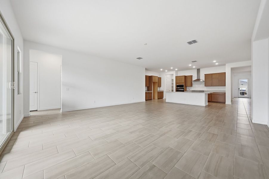 Spacious, unfurnished interior of a new home in Miravida, Surprise (Image 10). Spacious, unfurnished interior of a new home in Miravida, Surprise (Image 10).