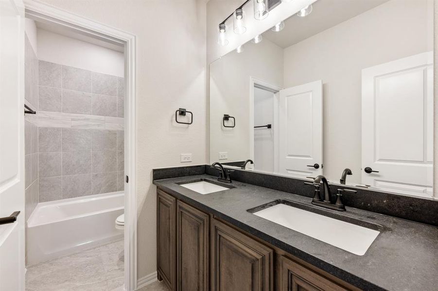 Furnished interior view inside a new home in Sonoma Verde, McLendon-Chisholm (Image 15).