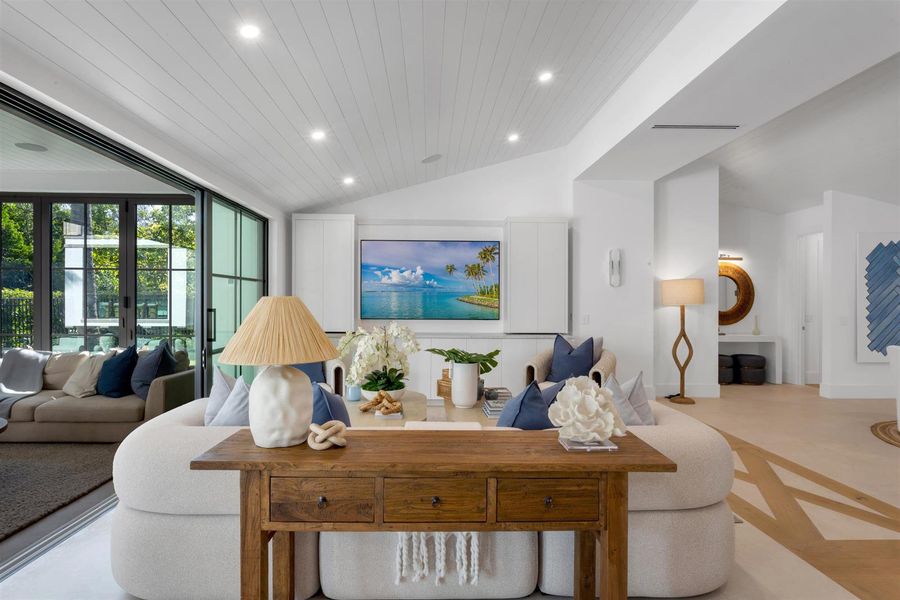 LIVING_ROOM_STRAIGHT