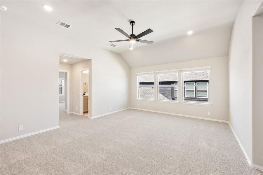 Spacious, unfurnished interior of a new home in Devonshire, Forney (Image 29).