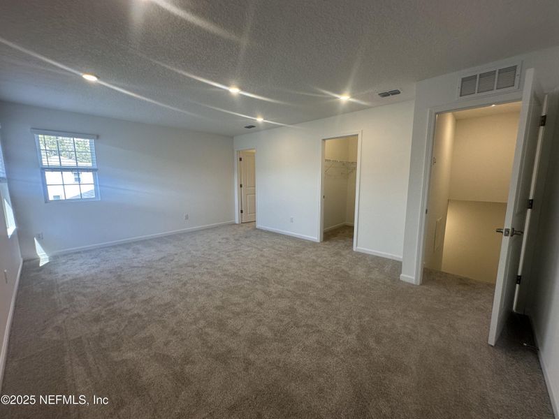 Spacious, unfurnished interior of a new home in Wilford Oaks, Orange Park (Image 40).