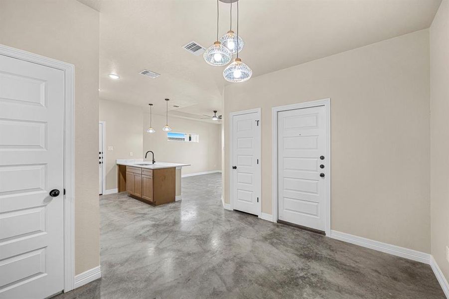 Spacious, unfurnished interior of a new home in , Killeen (Image 17).