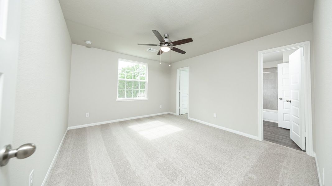 Representative unfurnished interior of a home built from the The Avola - Walden on Lake Conroe by Legend Homes in Lake Conroe Area Homes, Montgomery (Image 16).