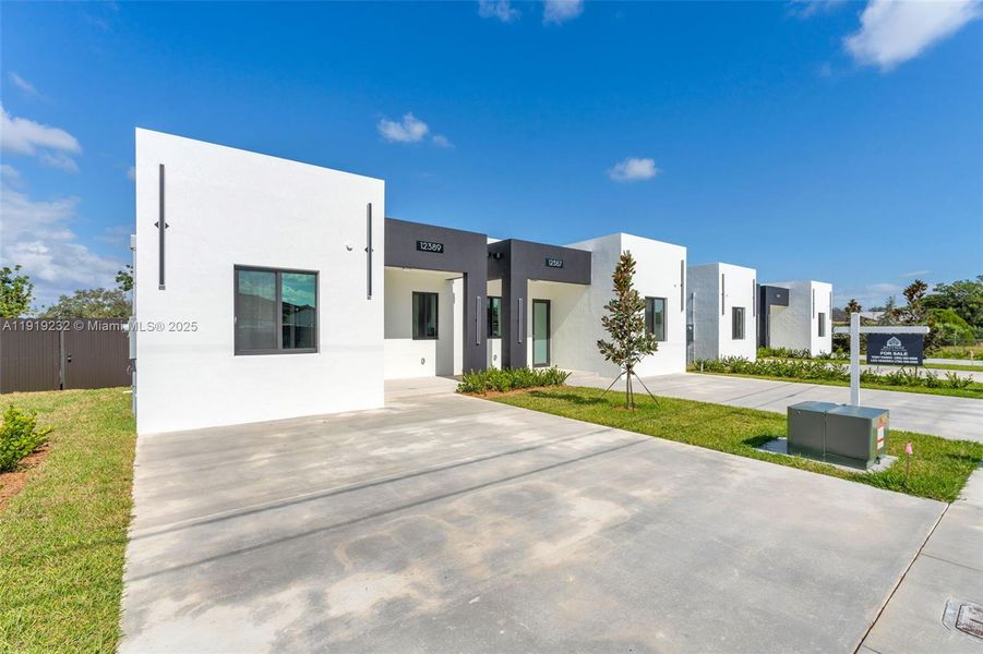 Exterior details and patio area of a home in , Miami (Image 3).