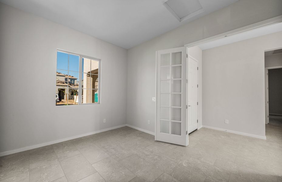 Spacious, unfurnished interior of a new home in Legado West, Queen Creek (Image 29).