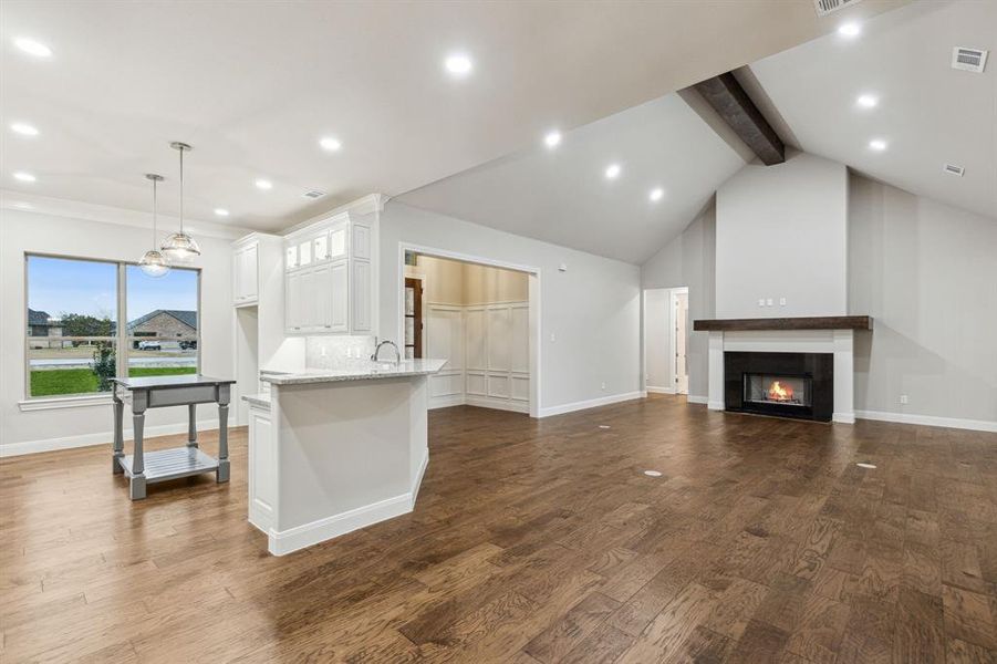 Spacious, unfurnished interior of a new home in , Granbury (Image 29). Spacious, unfurnished interior of a new home in , Granbury (Image 29).