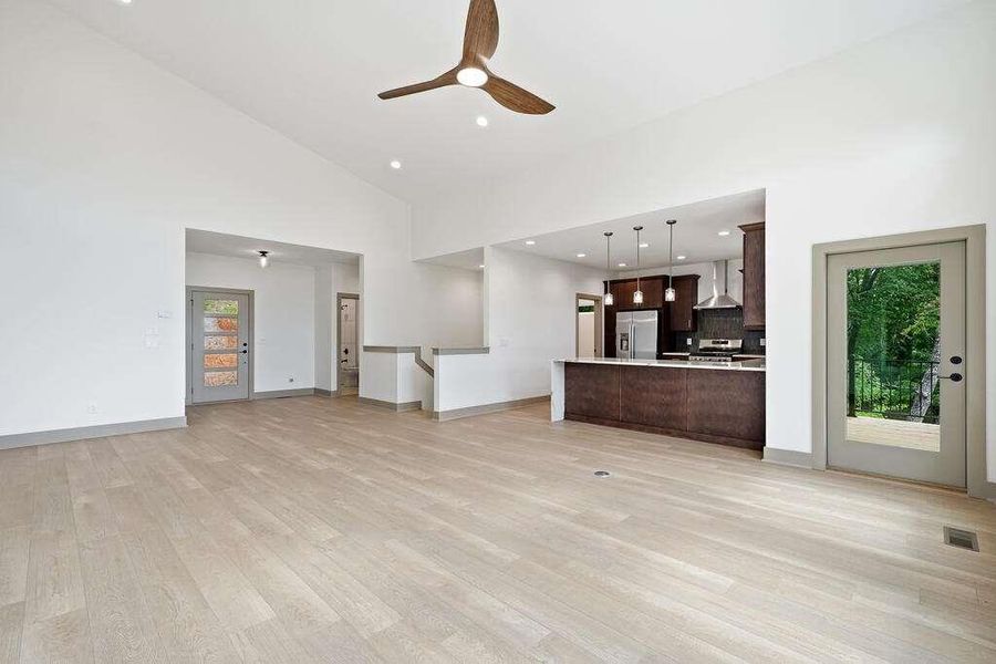 Spacious, unfurnished interior of a new home in , Ellijay (Image 68).