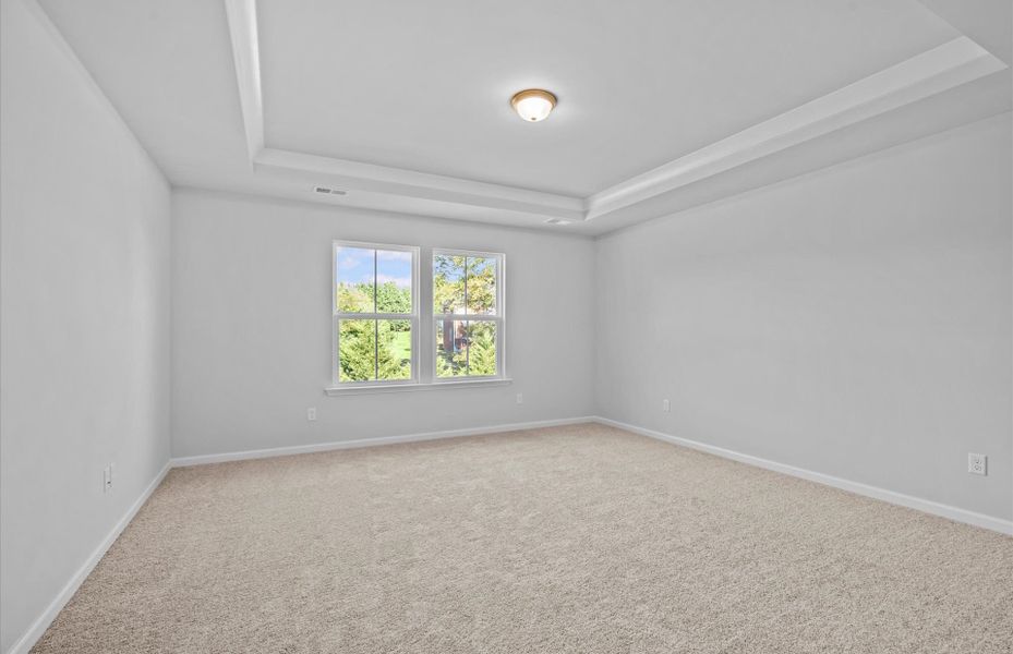 Spacious, unfurnished interior of a new home in Sparrow Creek, Boiling Springs (Image 23).