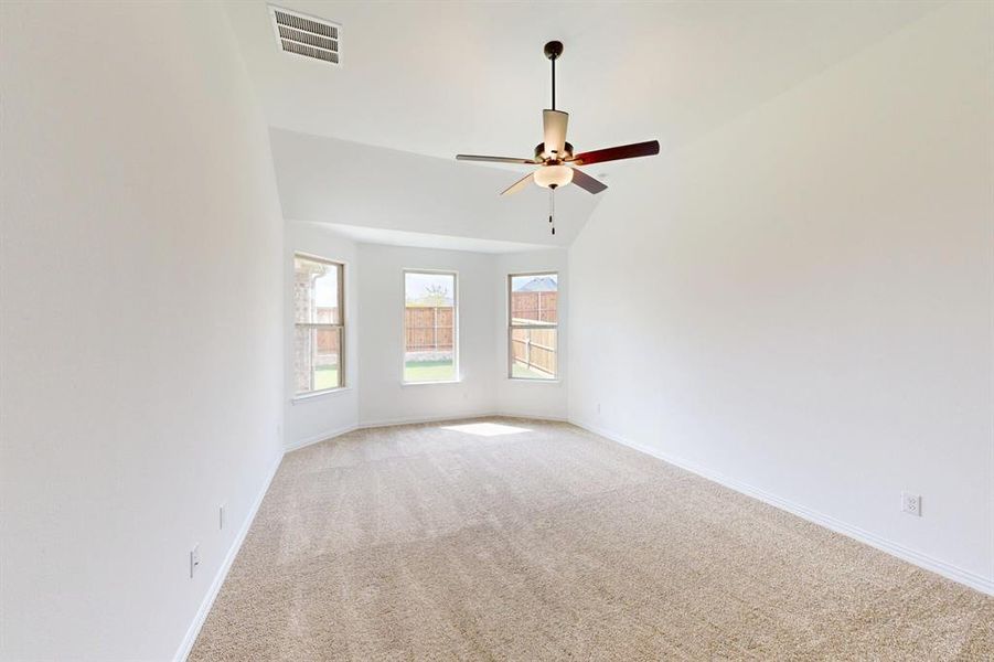 Spacious, unfurnished interior of a new home in Aster Park, McKinney (Image 27).