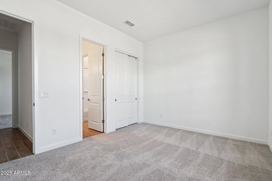 21-web-or-mls-E Utah Ave-S0909-021