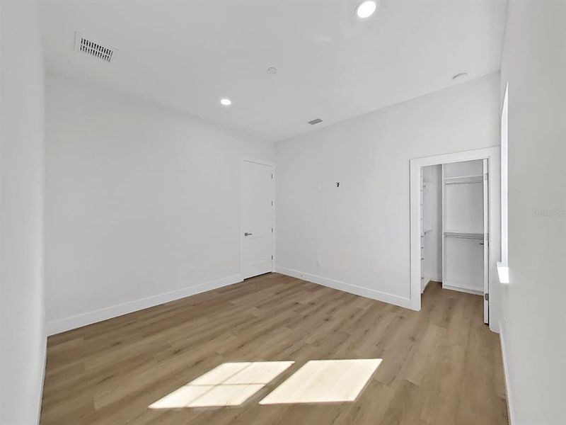 Spacious, unfurnished interior of a new home in , Brooksville (Image 23).