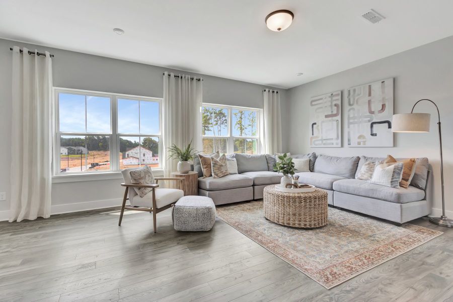 Representative furnished interior of a home built from the Mitchell by Beazer Homes in Stonewood Estates, Durham (Image 10).