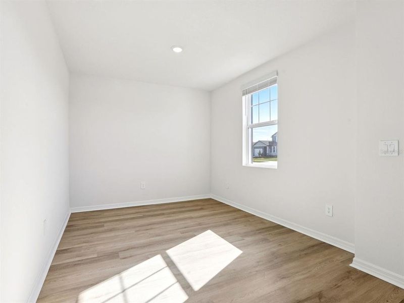 Spacious, unfurnished interior of a new home in Hilltop Vistas, Dade City (Image 17).