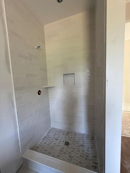 Everly D Primary bath