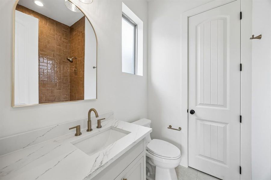 Furnished interior view inside a new home in , Dallas (Image 17).