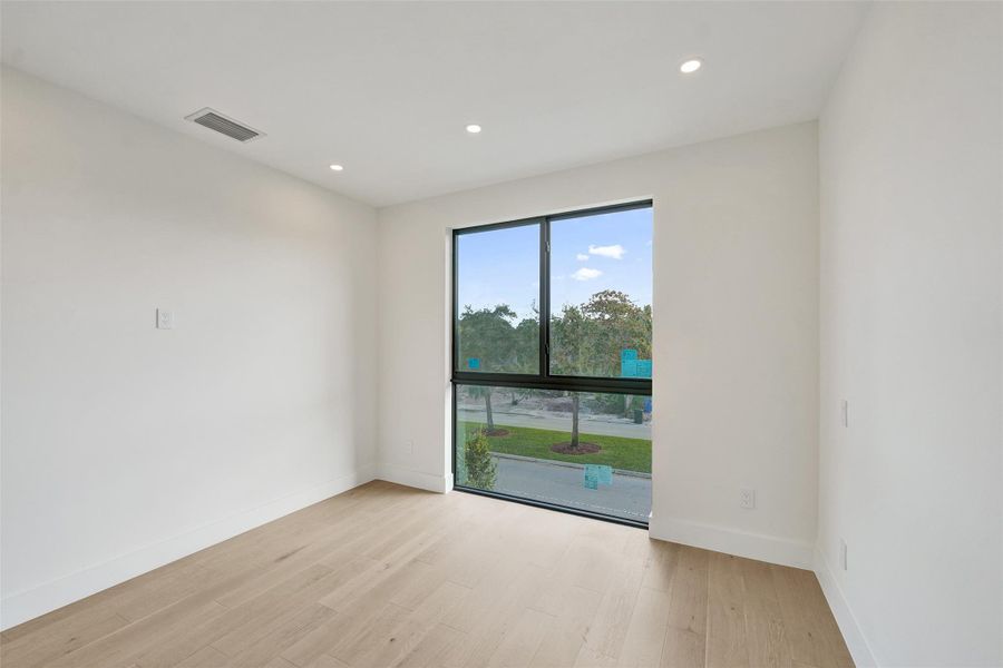 Spacious, unfurnished interior of a new home in , Fort Lauderdale (Image 24). Spacious, unfurnished interior of a new home in , Fort Lauderdale (Image 24).