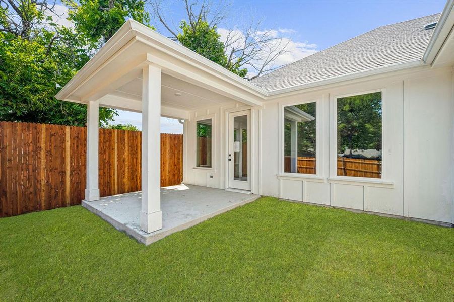 Exterior details and patio area of a home in , Aledo (Image 4).