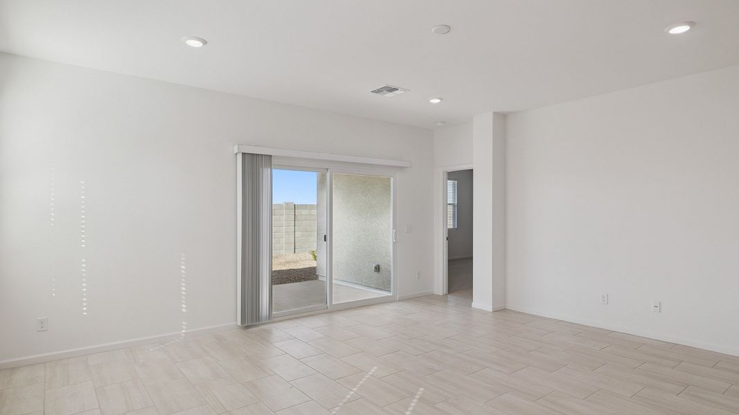 Spacious, unfurnished interior of a new home in Copper Falls, Buckeye (Image 20).