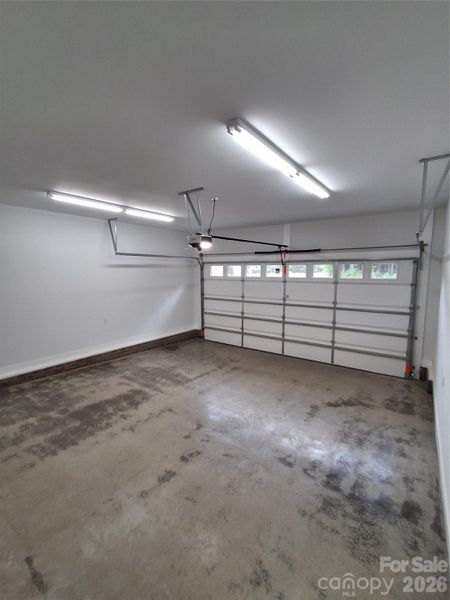 Spacious, unfurnished interior of a new home in , Troy (Image 12).