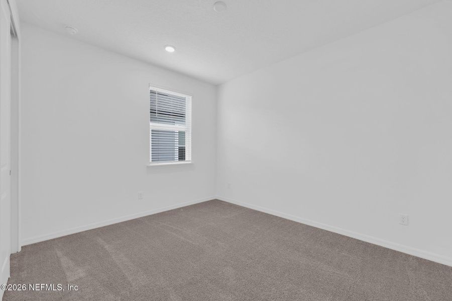 Spacious, unfurnished interior of a new home in Double Branch, Middleburg (Image 24).