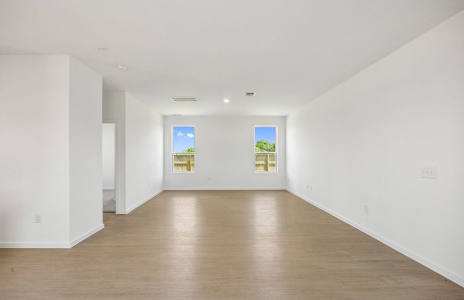 Spacious, unfurnished interior of a new home in Windcress, Cove (Image 35).