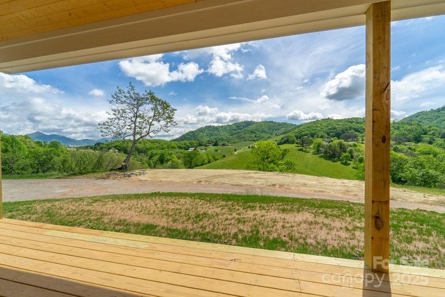 Exterior details and patio area of a home in , Clyde (Image 20).