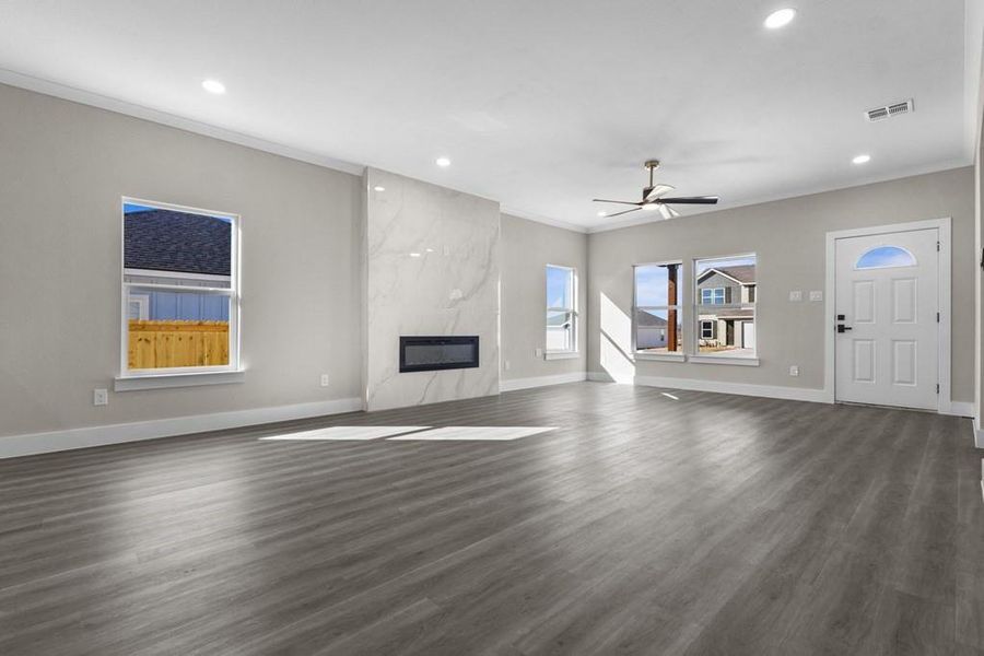 Spacious, unfurnished interior of a new home in , Mabank (Image 16).