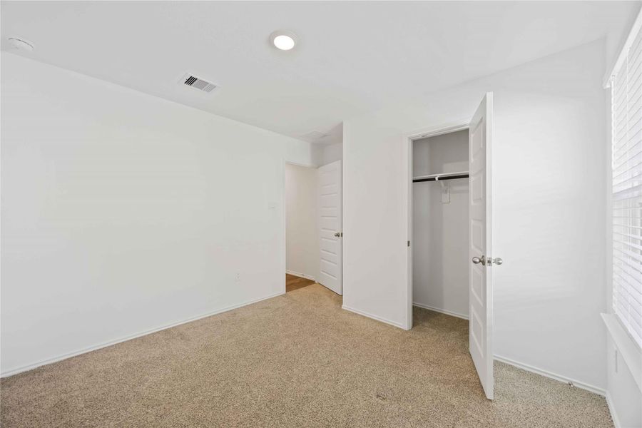 Spacious, unfurnished interior of a new home in Tamarron, Fulshear (Image 22).