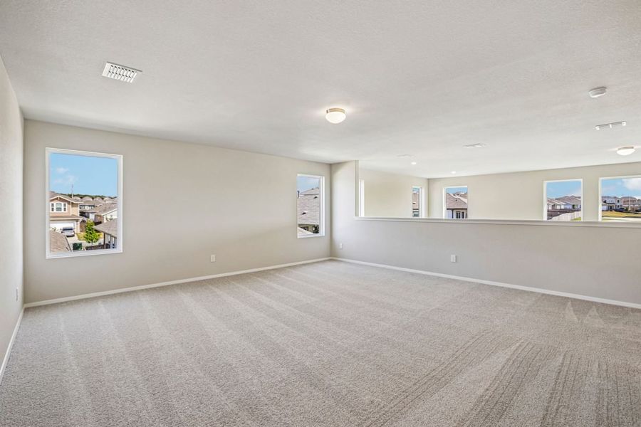 Spacious, unfurnished interior of a new home in Cloverleaf, Austin (Image 26).