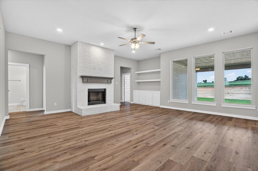 Spacious, unfurnished interior of a new home in Terra Vista Estates, Springtown (Image 24).