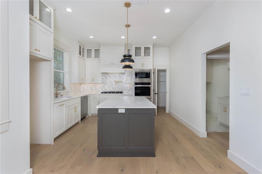 Furnished interior view inside a new home in , Tyler (Image 4).