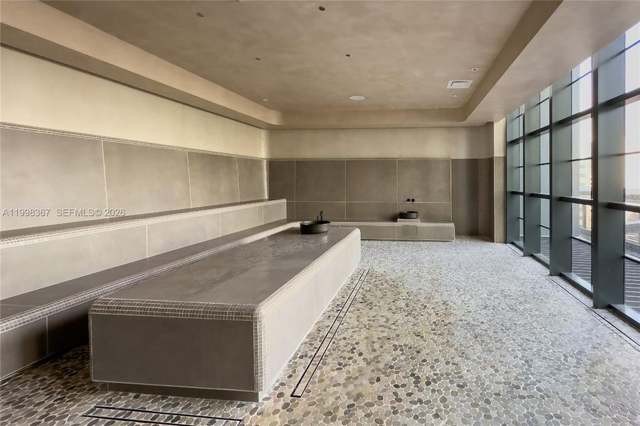 Image 75 of a home in .