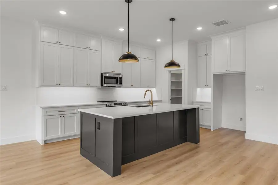Furnished interior view inside a new home in , Granbury (Image 5).