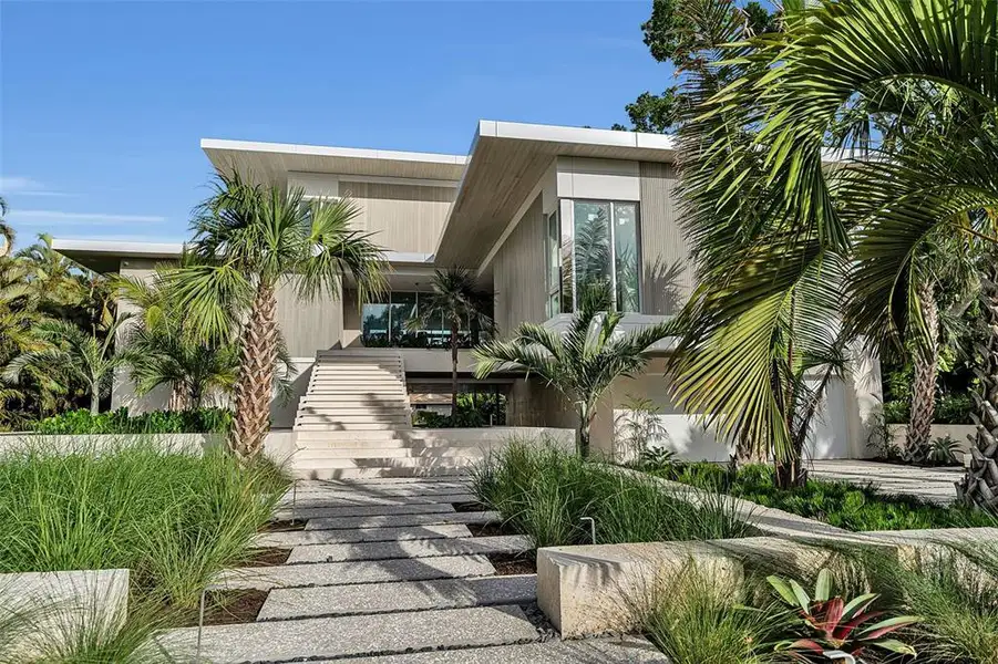 Image 10 of a home in .