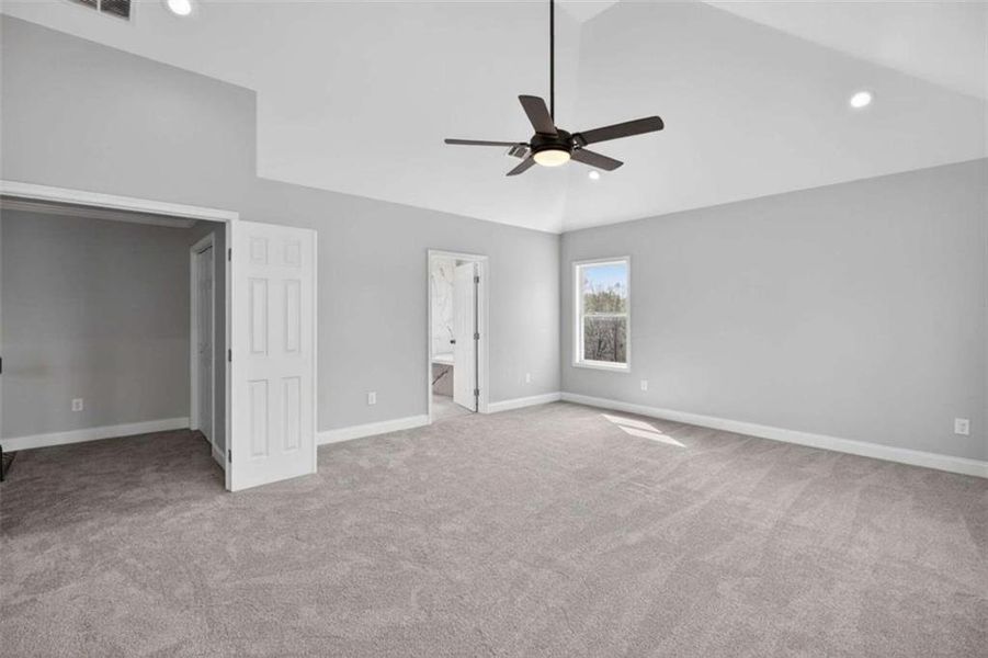 Spacious, unfurnished interior of a new home in , Gainesville (Image 31).