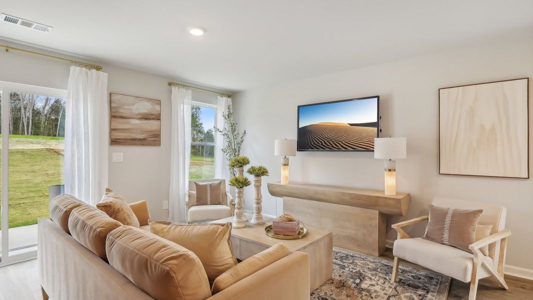 Furnished interior view inside a new home in Saddle Trace, Lewisburg (Image 5).