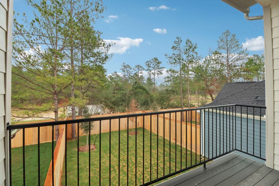 Exterior details and patio area of a home in Kresston, Montgomery (Image 22).