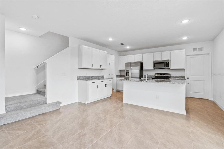 Furnished interior view inside a new home in , Winter Garden (Image 7).