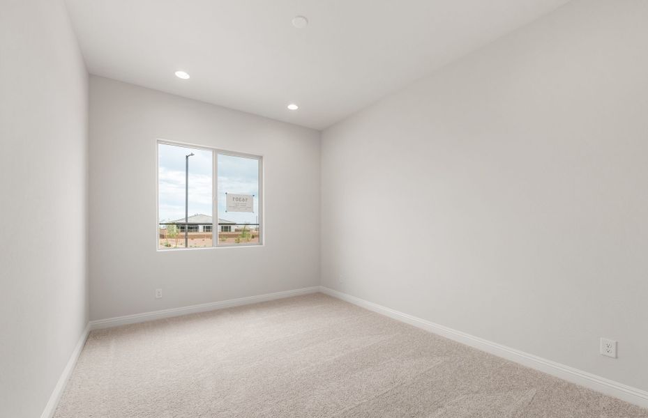Spacious, unfurnished interior of a new home in Artisan at Asante, Surprise (Image 22).