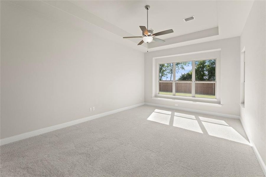 Spacious, unfurnished interior of a new home in River Ranch, Van Alstyne (Image 23).