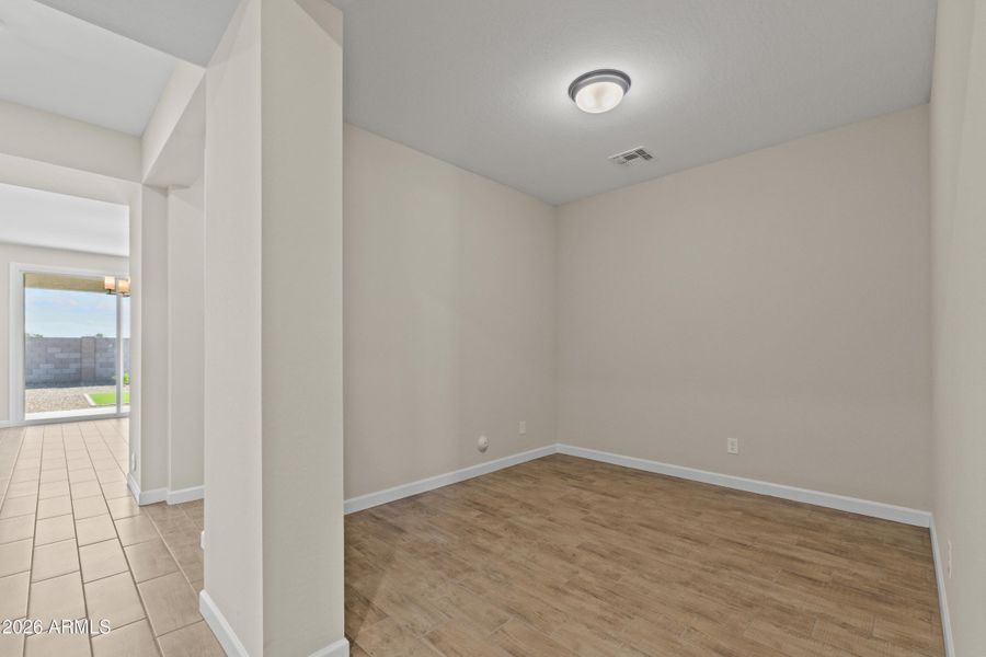 16805 W Cavedale Dr-13