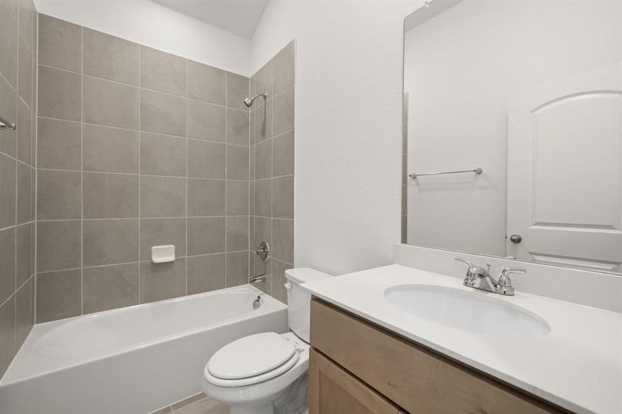 6921 Freight Train- Bathroom-1